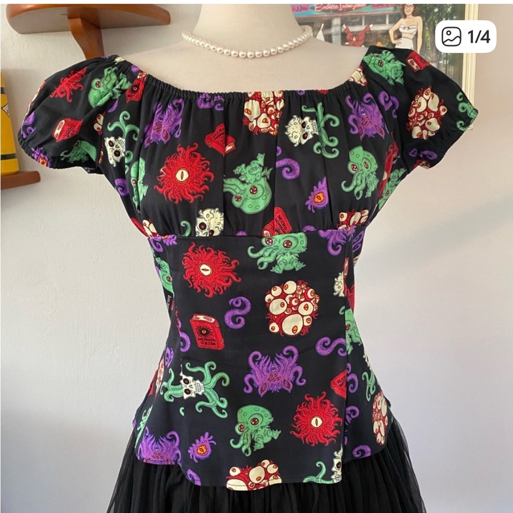 Pinup girl Baby Cthulhu peasant top EUC
